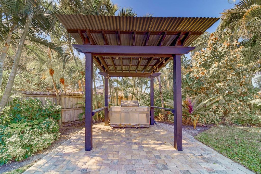 Image 65 of property listing at 14557 ANCHORAGE CIRCLE, Seminole, FL 33776