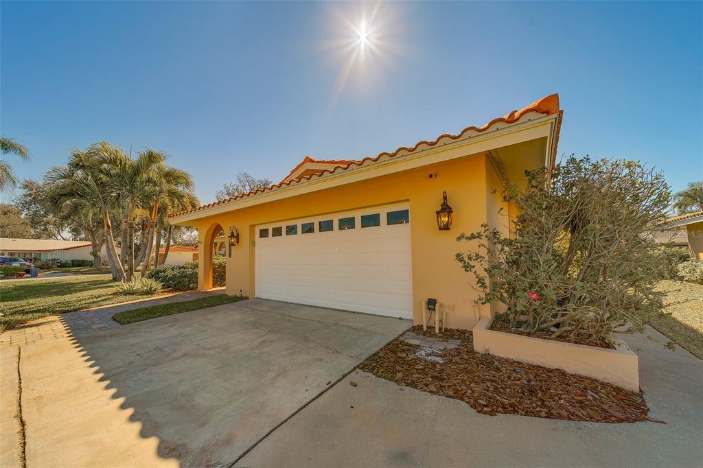 Image 68 of property listing at 14557 ANCHORAGE CIRCLE, Seminole, FL 33776