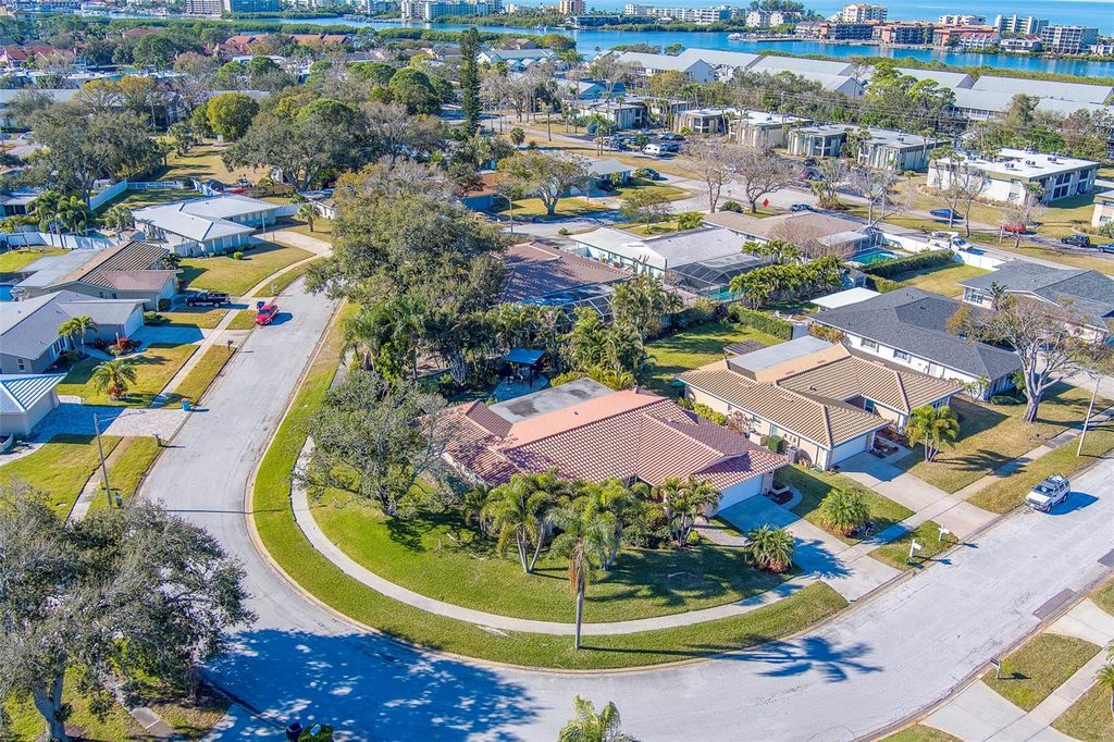 Image 75 of property listing at 14557 ANCHORAGE CIRCLE, Seminole, FL 33776