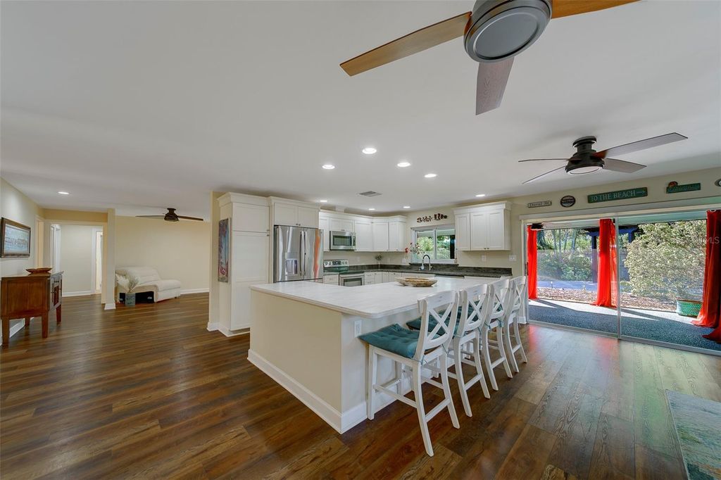 Image 9 of property listing at 14557 ANCHORAGE CIRCLE, Seminole, FL 33776