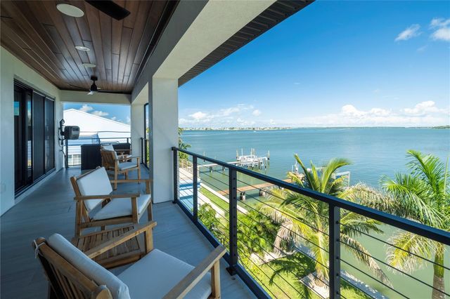 7973 CAUSEWAY BOULEVARD N, St Petersburg, FL 33707