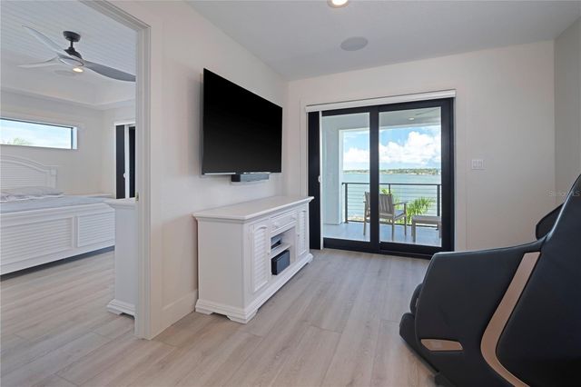 7973 CAUSEWAY BOULEVARD N, St Petersburg, FL 33707