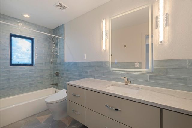 7973 CAUSEWAY BOULEVARD N, St Petersburg, FL 33707