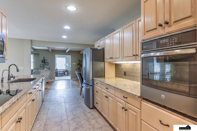 2135 S 113 Avenue, Omaha, NE 68144