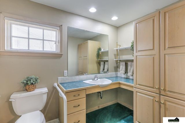 2135 S 113 Avenue, Omaha, NE 68144