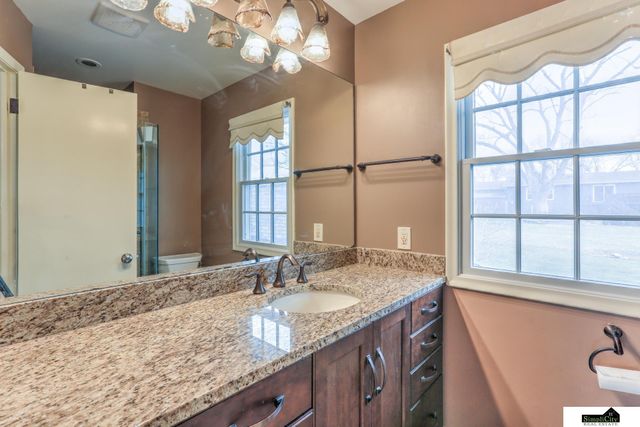 2135 S 113 Avenue, Omaha, NE 68144