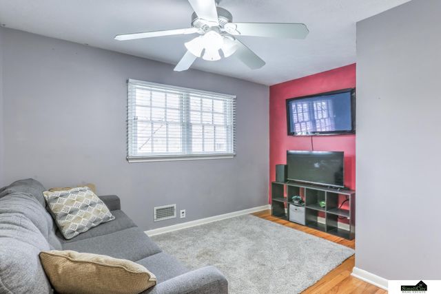 2135 S 113 Avenue, Omaha, NE 68144