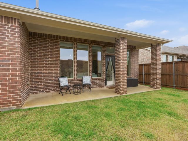 541 Breeds Hill Road, Little Elm, TX 75068