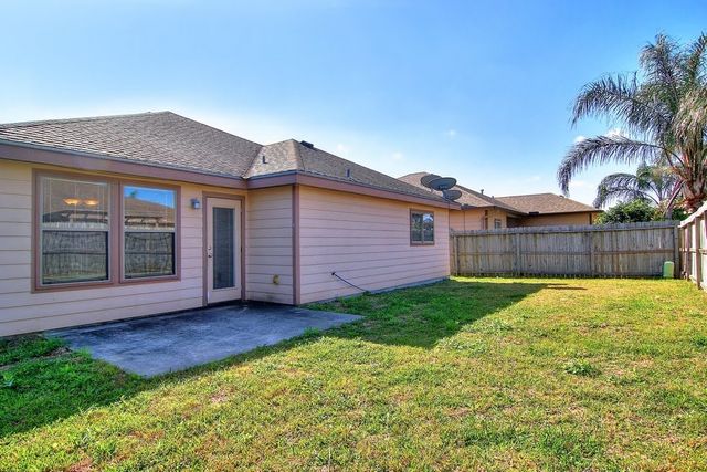 6824 Fox Tail Dr, Corpus Christi, TX 78413
