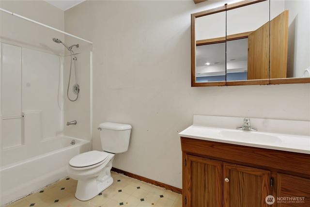 1909 S 375th Street, Federal Way, WA 98003