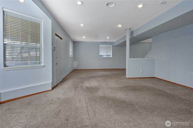 1909 S 375th Street, Federal Way, WA 98003