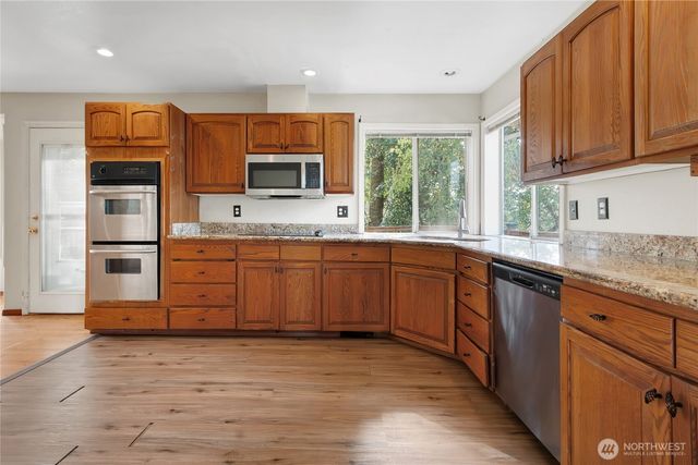 1909 S 375th Street, Federal Way, WA 98003