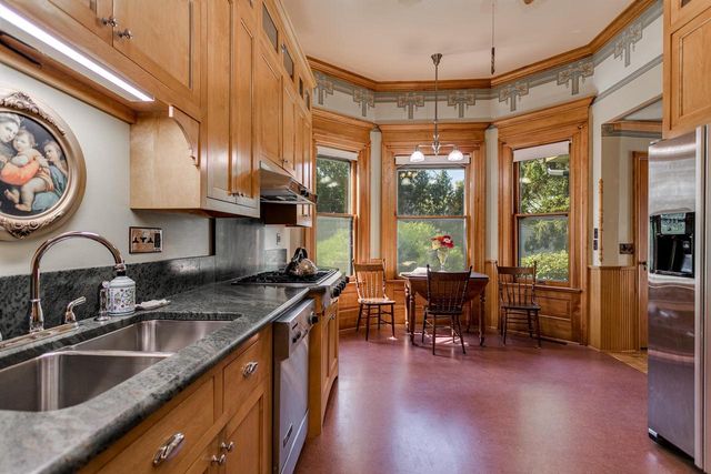516 E FOREST AVENUE, Neenah, WI 54956