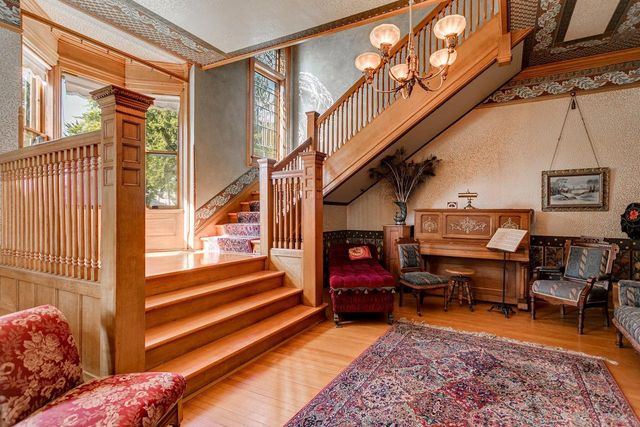 516 E FOREST AVENUE, Neenah, WI 54956
