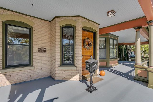 516 E FOREST AVENUE, Neenah, WI 54956