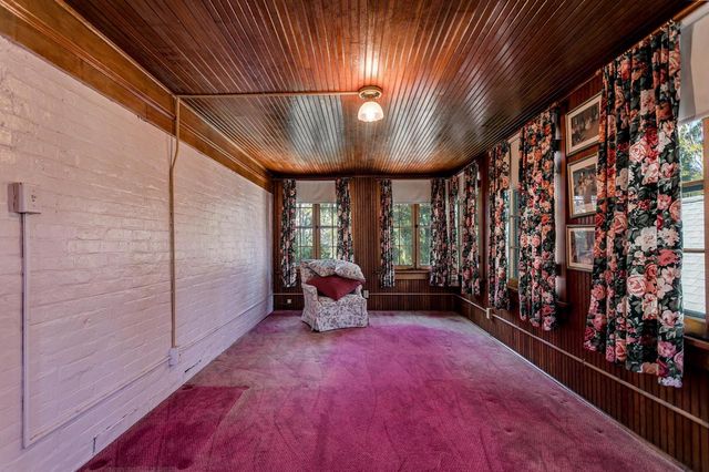 516 E FOREST AVENUE, Neenah, WI 54956
