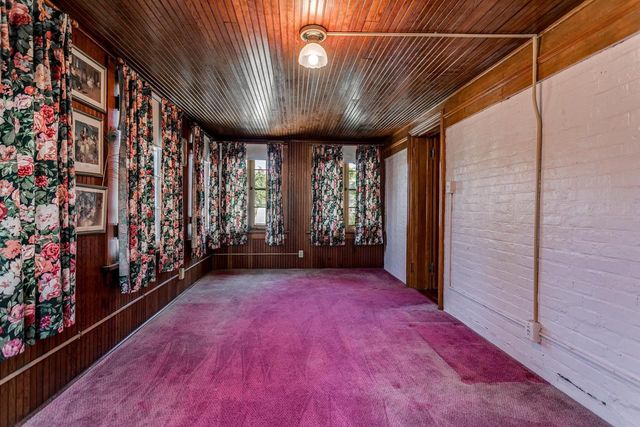 516 E FOREST AVENUE, Neenah, WI 54956
