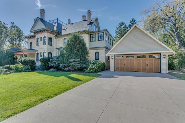 516 E FOREST AVENUE, Neenah, WI 54956
