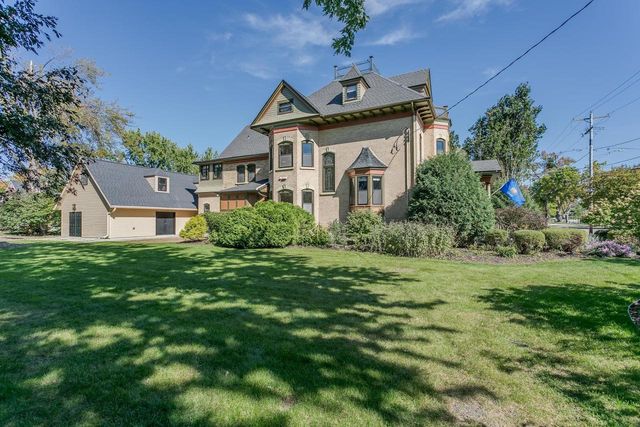 516 E FOREST AVENUE, Neenah, WI 54956