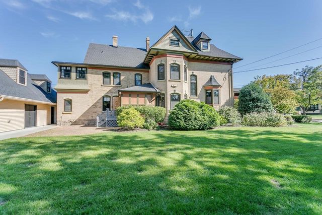 516 E FOREST AVENUE, Neenah, WI 54956