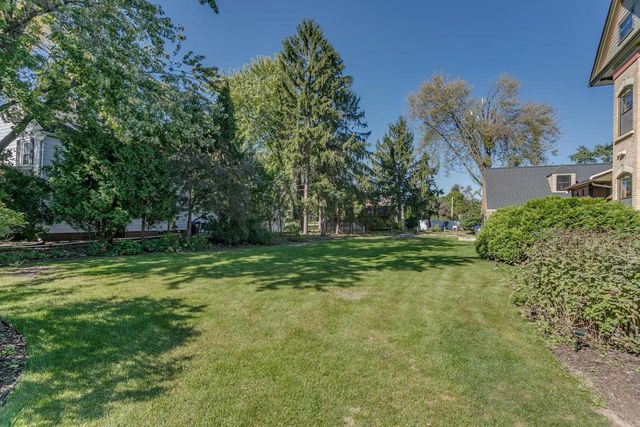 516 E FOREST AVENUE, Neenah, WI 54956