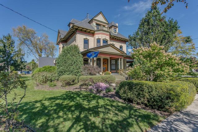 516 E FOREST AVENUE, Neenah, WI 54956