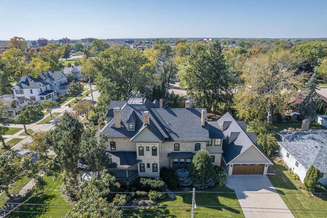 516 E FOREST AVENUE, Neenah, WI 54956