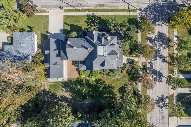 516 E FOREST AVENUE, Neenah, WI 54956