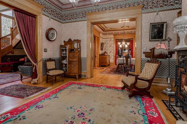 516 E FOREST AVENUE, Neenah, WI 54956