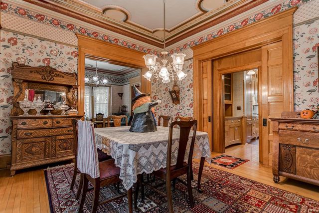 516 E FOREST AVENUE, Neenah, WI 54956