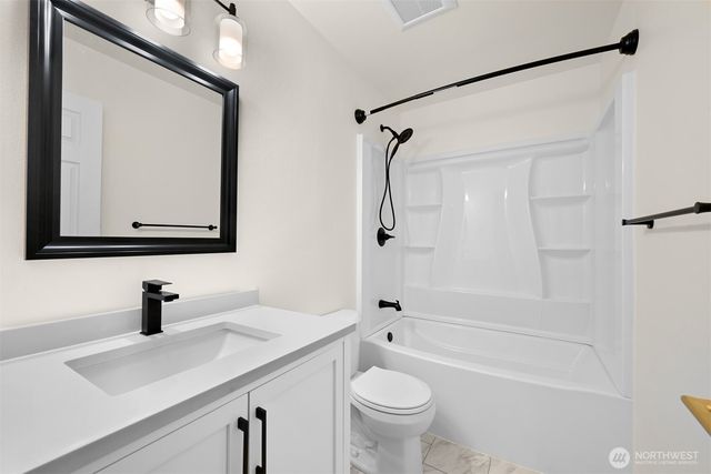 4390 Lateener Lane, Blaine, WA 98230