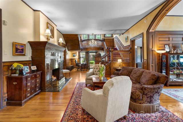 86 Edgemont Road, Asheville, NC 28801