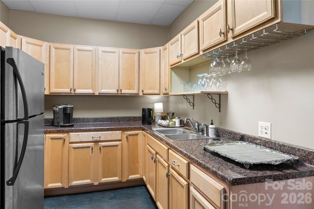 86 Edgemont Road, Asheville, NC 28801