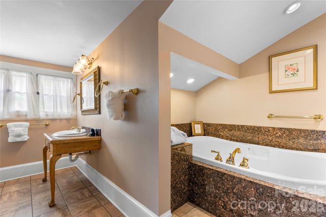 86 Edgemont Road, Asheville, NC 28801