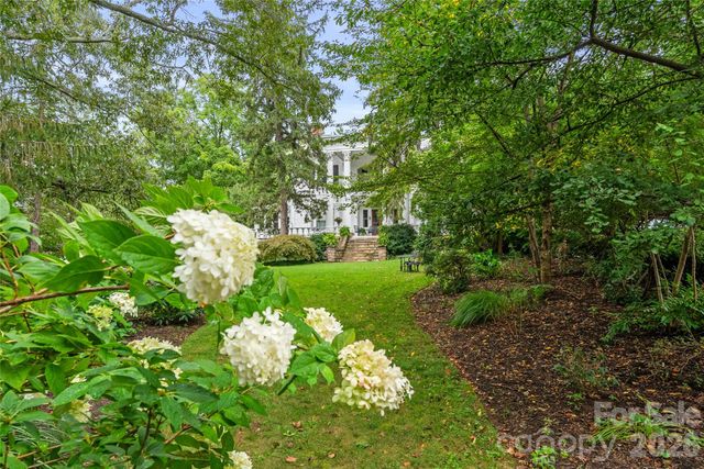 86 Edgemont Road, Asheville, NC 28801