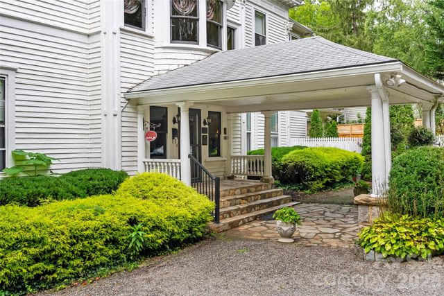86 Edgemont Road, Asheville, NC 28801