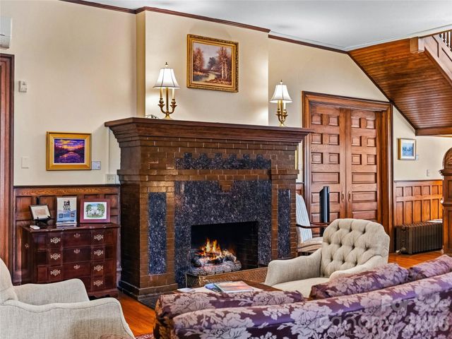 86 Edgemont Road, Asheville, NC 28801