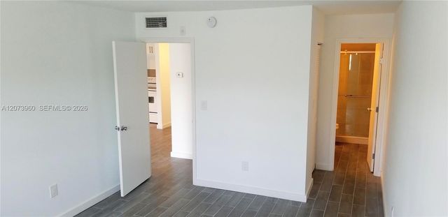 15205 NE 6th Avenue D204, Miami, FL 33162