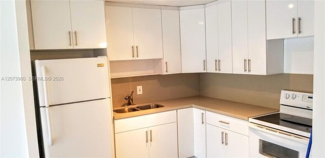 15205 NE 6th Avenue D204, Miami, FL 33162