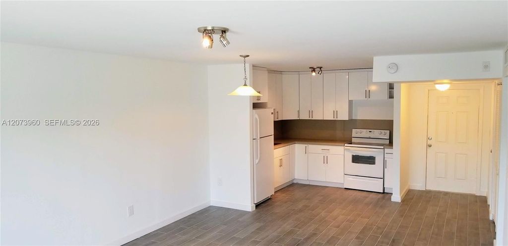 15205 NE 6th Avenue D204, Miami, FL 33162