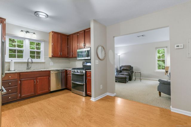 26 Hawley Glen 26, Stratford, CT 06614