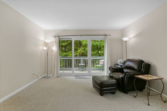26 Hawley Glen 26, Stratford, CT 06614