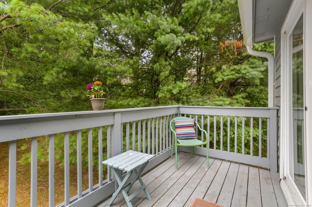 26 Hawley Glen 26, Stratford, CT 06614