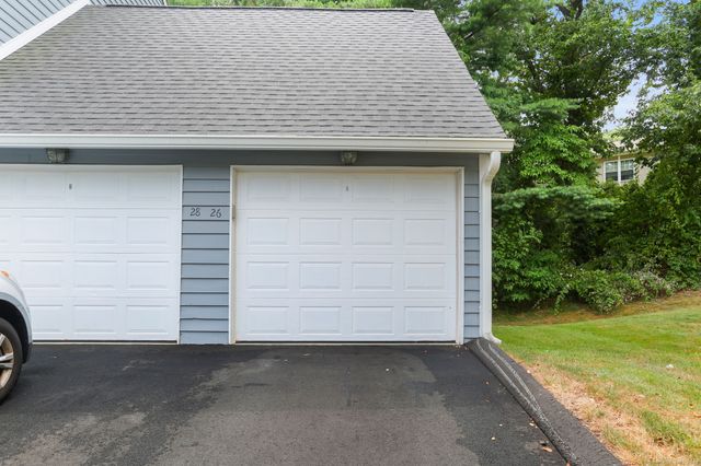 26 Hawley Glen 26, Stratford, CT 06614