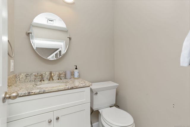 26 Hawley Glen 26, Stratford, CT 06614