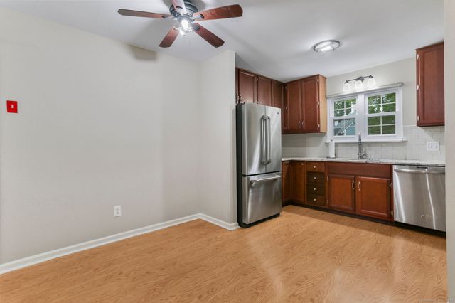 26 Hawley Glen 26, Stratford, CT 06614