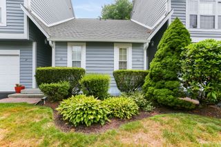 26 Hawley Glen 26, Stratford, CT 06614