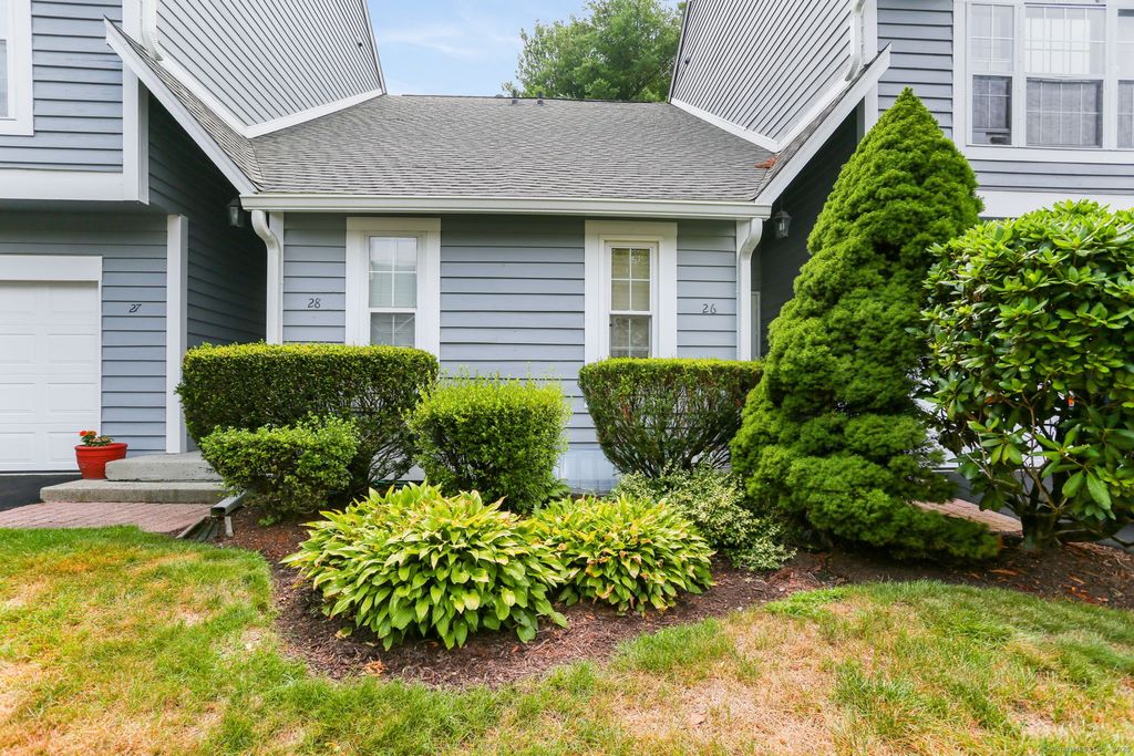 26 Hawley Glen 26, Stratford, CT 06614