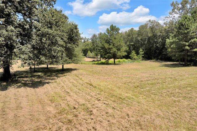 310 County Road 3280, Cleveland, TX 77327