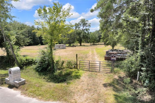 310 County Road 3280, Cleveland, TX 77327